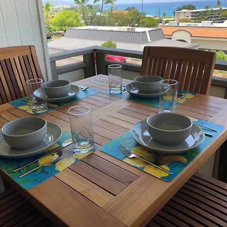 Beautiful Ocean View Downtown Getaway Apartment Kailua-Kona Exterior photo
